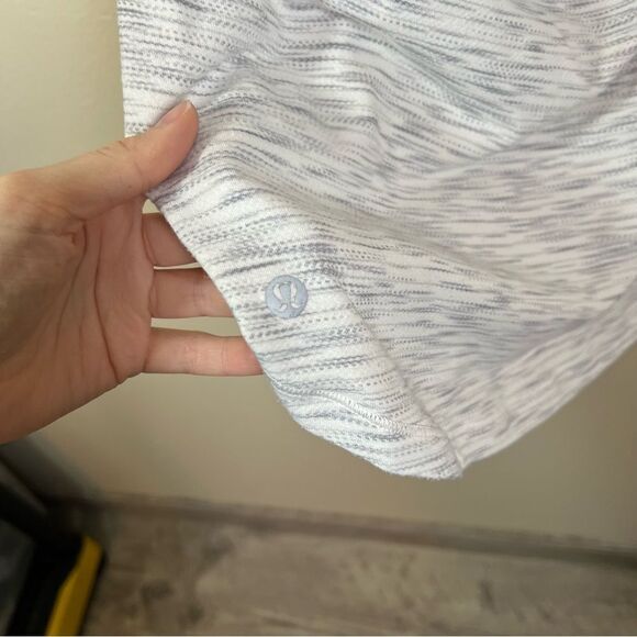 ✨ Lululemon Moment to Movement 2-in-1 Tank Top in Gray and Black - Size 4 - Picture 7 of 11